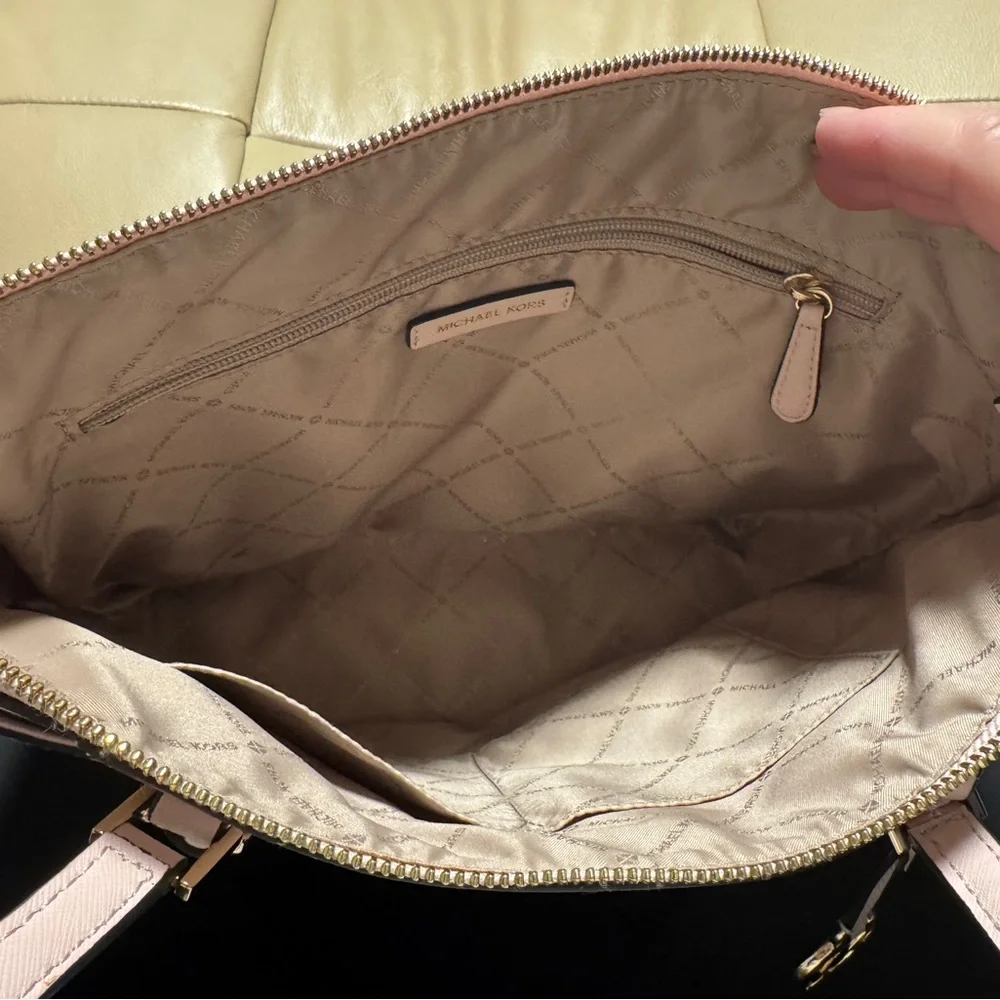 Michael Kors Blush Pink Tote Bag - Picture 6 of 11